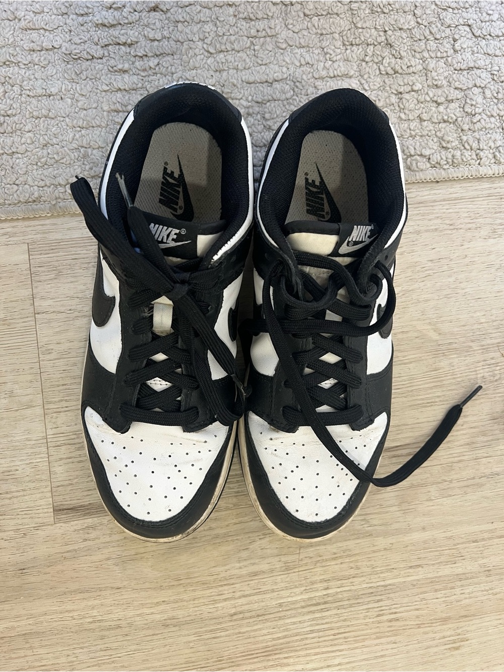 Nike Men’s Black and White Low-Top Sneakers
